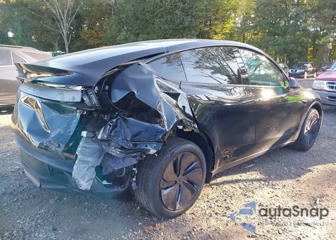 2026 Tesla Model Y z USA, uszkodzony, nr VIN 7SAYGDEDXTA454991